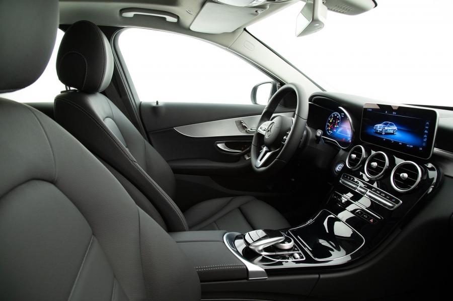 Интерьер Mercedes-Benz C200 EQ Boost (W205) 2018 года  (LA) (фото 10 из 11)